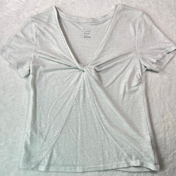 A New Day White Twist Front V-Neck T-Shirt Size Medium - Picture 1 of 8